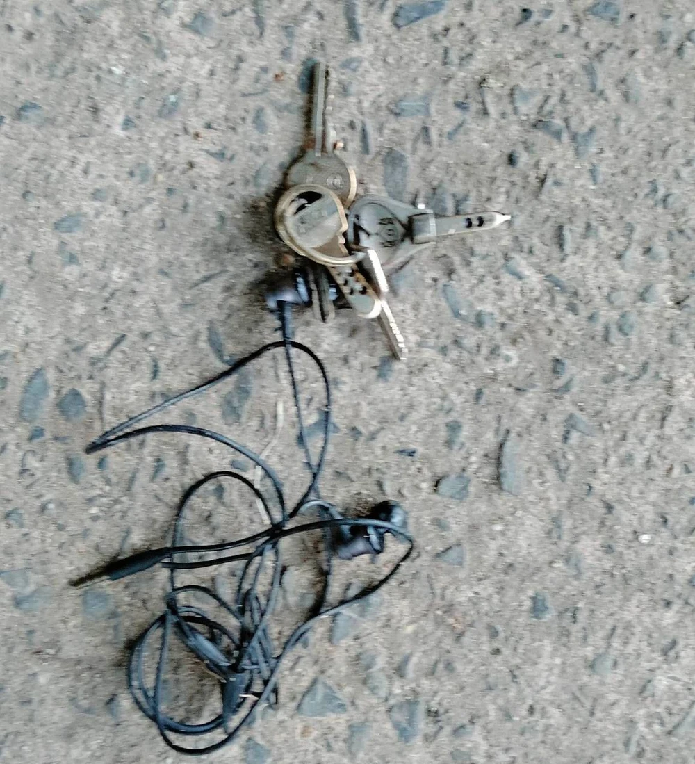 Chìa khoá được tìm thấy trên thi thể nạn nhân. Ảnh: TS