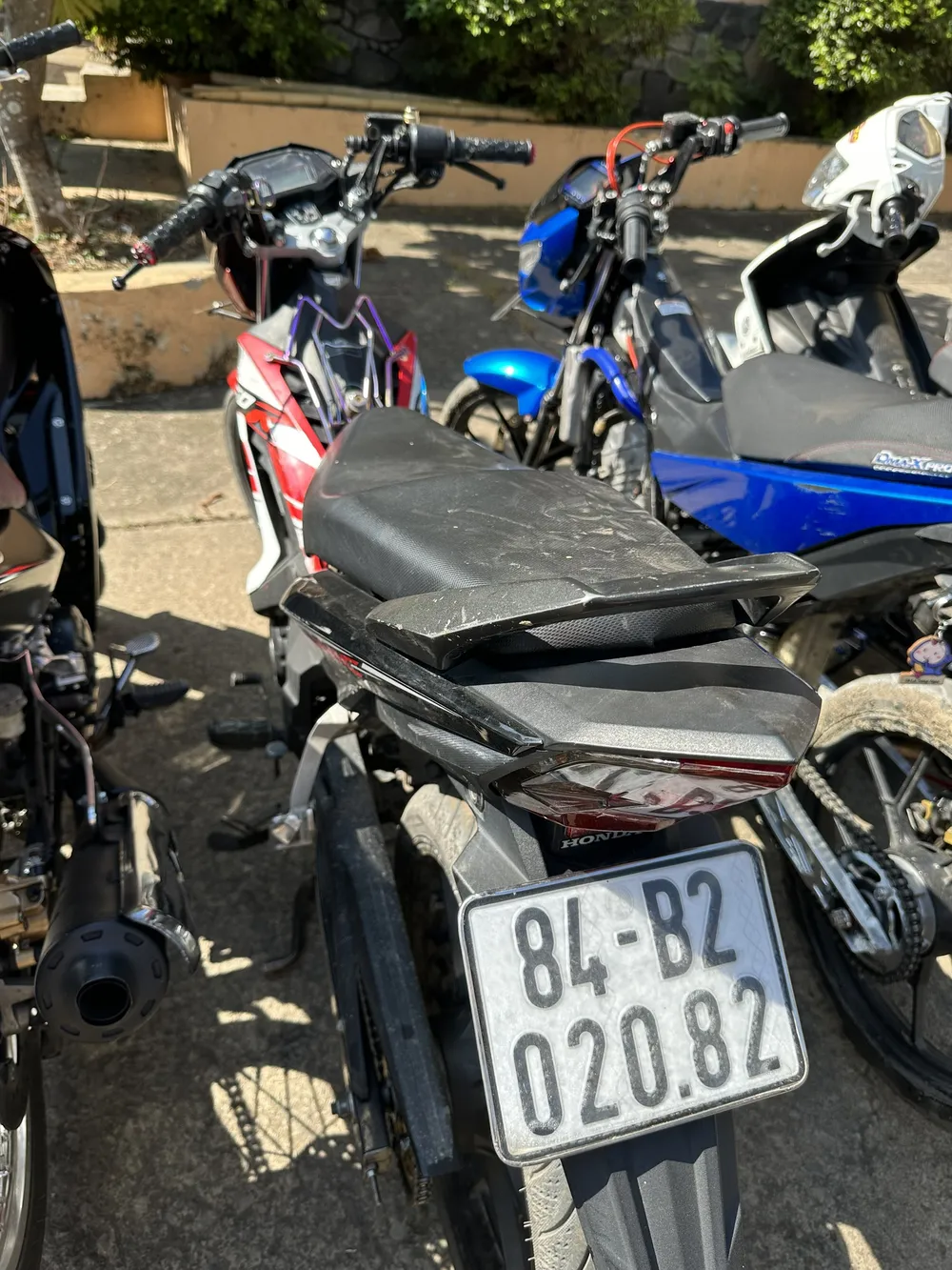 Các phương tiện đã thay đổi kết cấu được công an thu giữ. Ảnh: TS Các phương tiện đã thay đổi kết cấu được công an thu giữ. Ảnh: TS