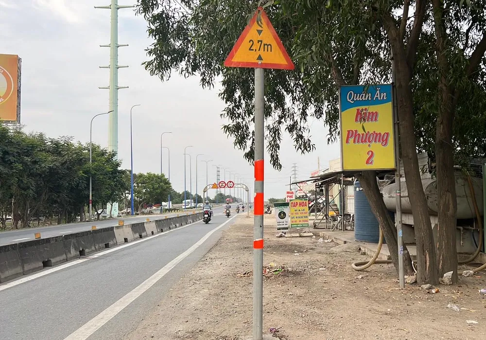 Khu vực anh S bị nhóm năm người dùng hung khí đâm tử vong. Ảnh: TS