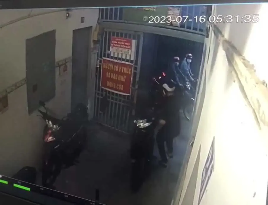 Đi làm không khoá cửa khu trọ, nhóm trộm vào lấy xe ảnh 2 Đi làm không khoá cửa khu trọ, nhóm trộm vào lấy xe ảnh 2