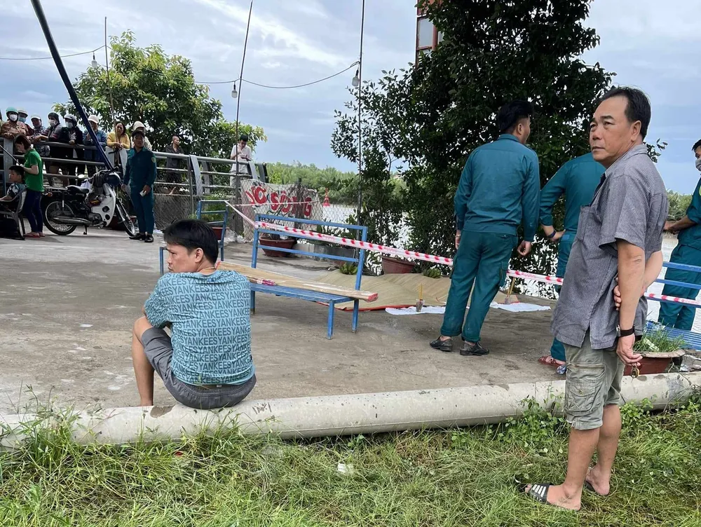 Lực lượng chức năng đang triển khai tìm kiếm người mất tích. Ảnh: CTV Lực lượng chức năng đang triển khai tìm kiếm người mất tích. Ảnh: CTV