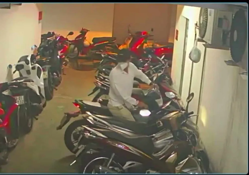 Camera ghi lại Phòng lấy trộm xe máy tại TP Thủ Đức. Ảnh: Cắt từ clip Camera ghi lại Phòng lấy trộm xe máy tại TP Thủ Đức. Ảnh: Cắt từ clip