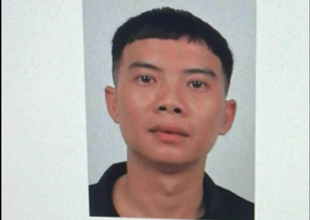 Công an yêu cầu Nguyễn Hoàng Nam là người trực tiếp cầm khẩu súng bắn ra trình diện. Ảnh: TS Vụ hỗn chiến ở Thủ Đức: Công an yêu cầu người bắn súng trình diện