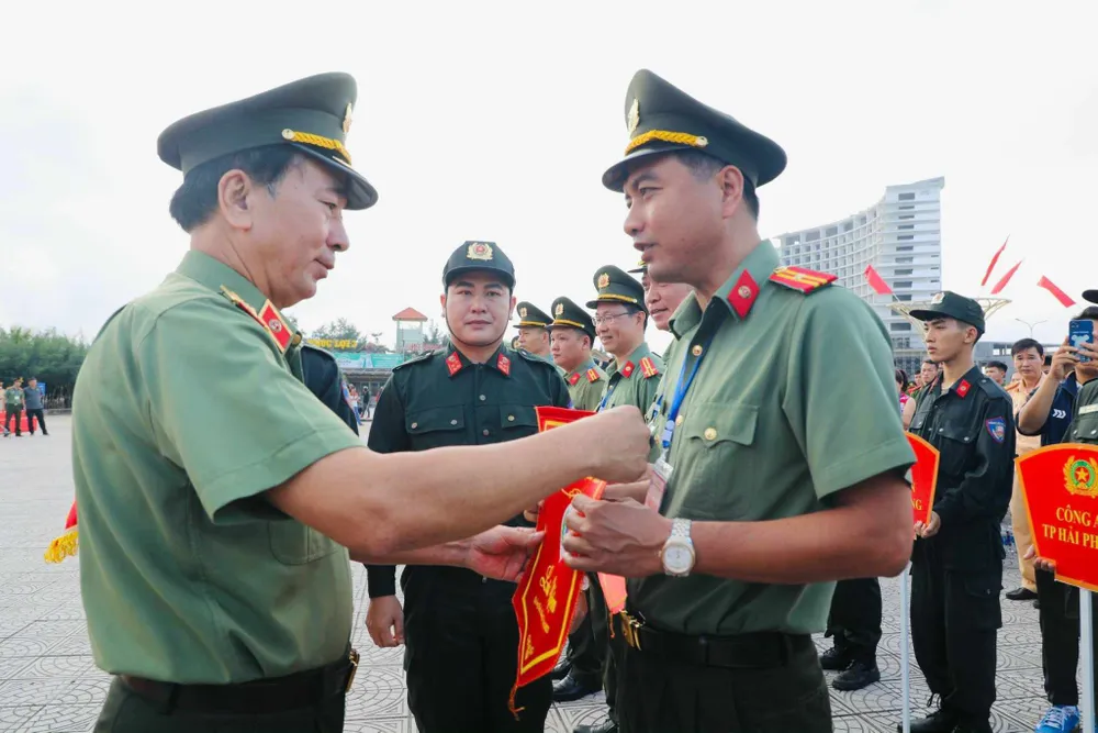 thuong tuong tran quoc to.jpg