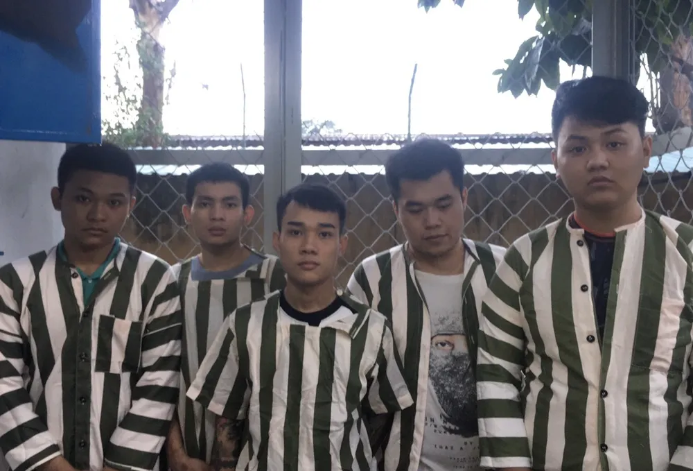 Đi giải quyết mâu thuẫn, nhóm người dùng súng bắn nhầm nữ chủ quán