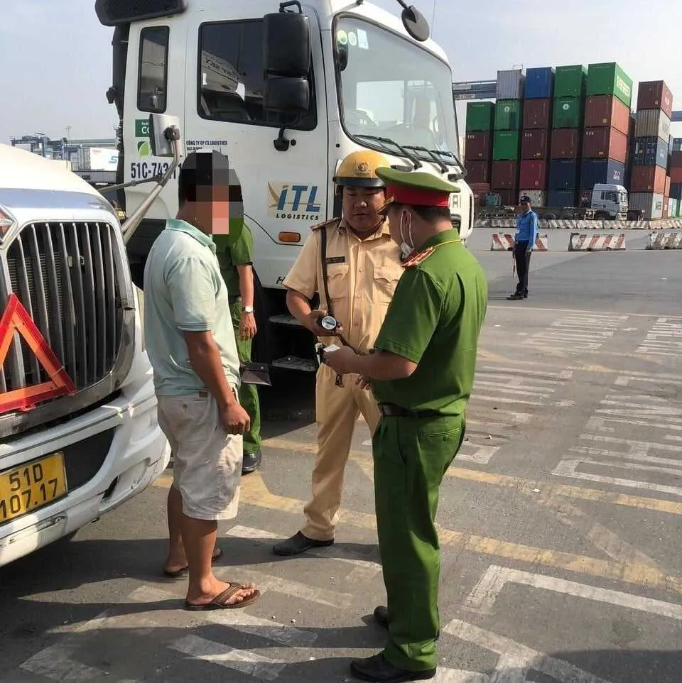 Nồng độ cồn.jpg