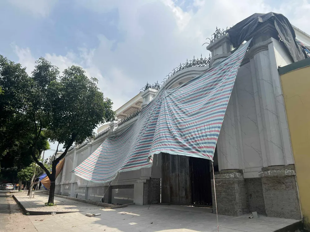 Điều tra nguyên nhân công nhân nguy kịch tại công trình ở TP Thủ Đức