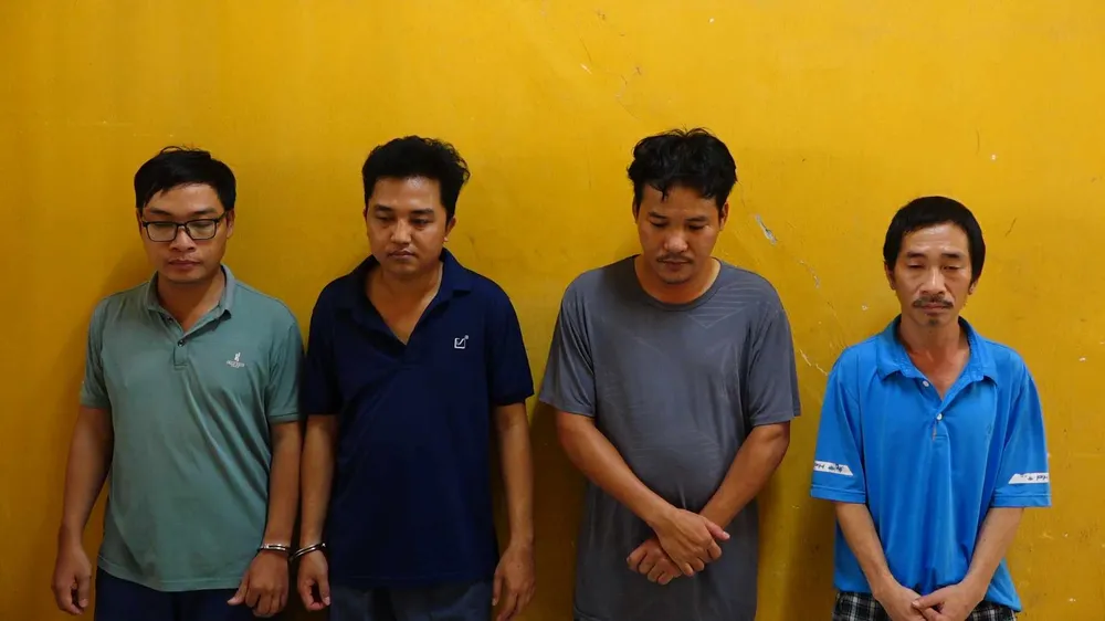 Công an bắt nhóm làm giả bằng Thạc sỹ, Bằng Đại học