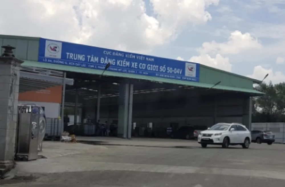 Khám xét, khởi tố 4 người của Trung tâm đăng kiểm 5004V