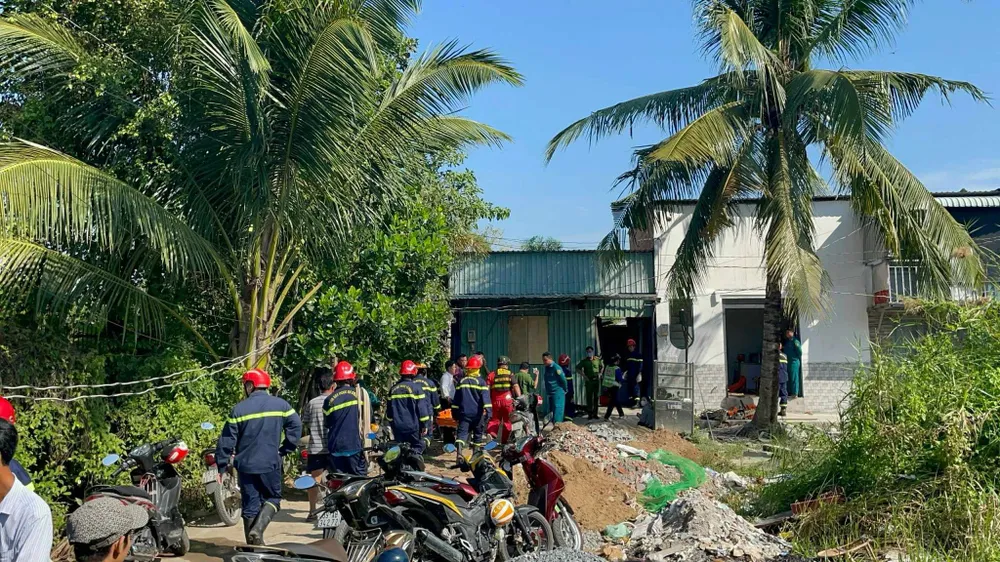 Sập nhà trong lúc thi công, 1 công nhân tử vong