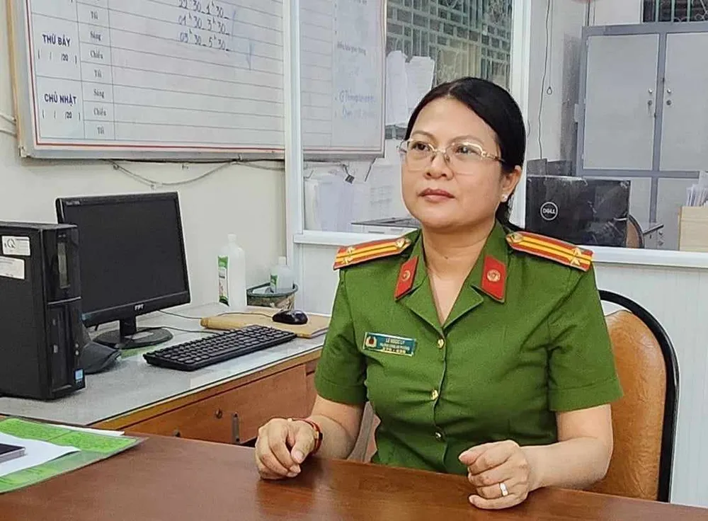 Trung tá Lê Ngọc Lý, Trưởng Công an phường 2, quận 3. Ảnh: TS Nữ trưởng Công an phường luôn đi sâu tìm hiểu hoàn cảnh tội phạm