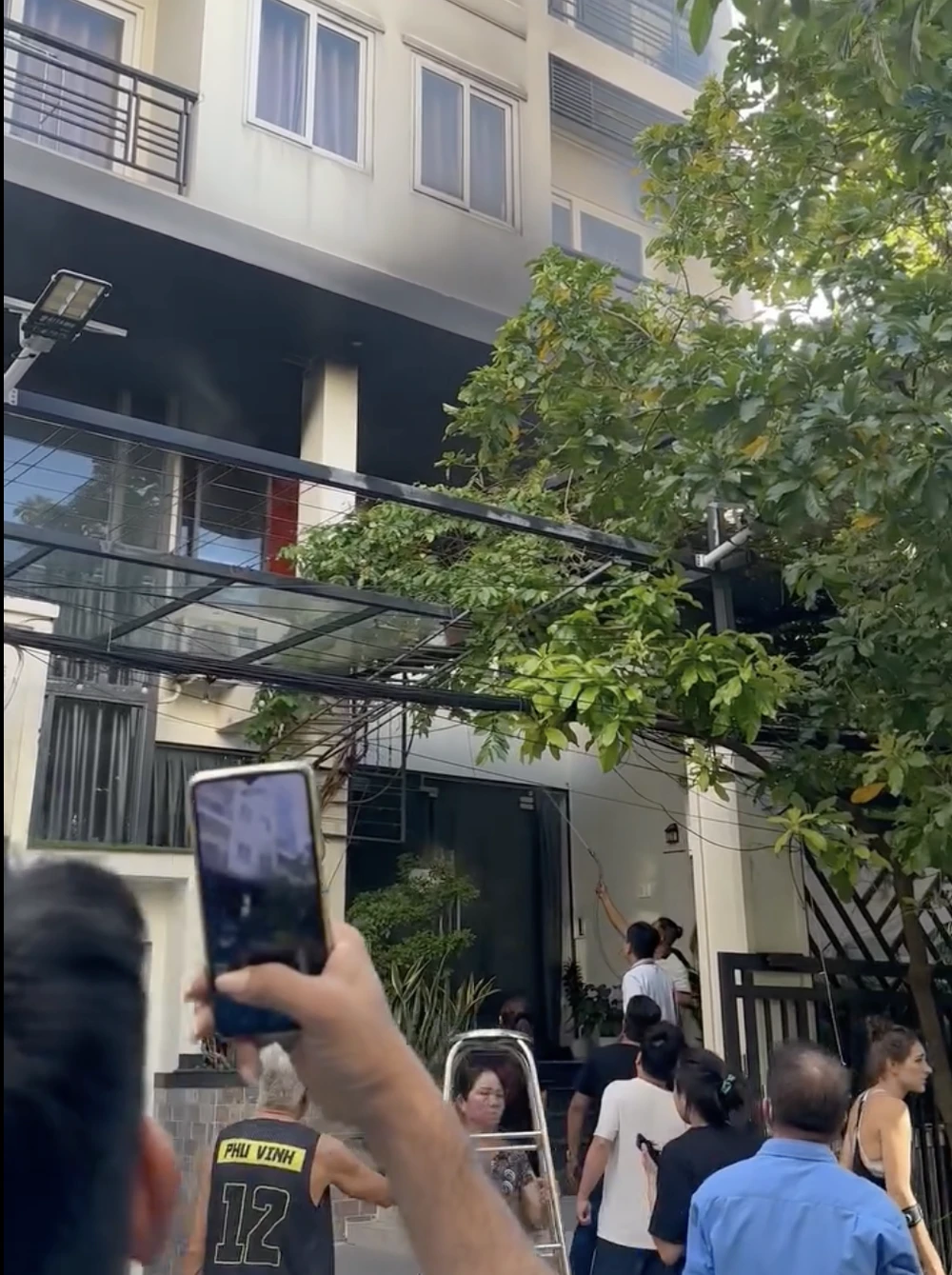 Cháy toà nhà có 9 người nước ngoài đang thuê ở tại phường Thảo Điền