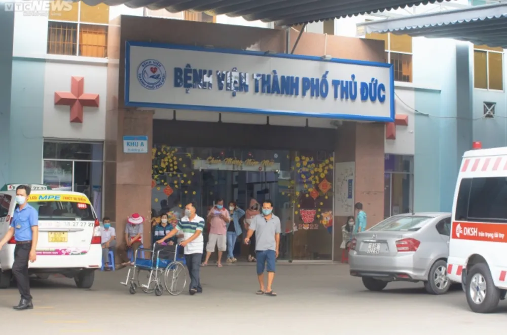 Thai phụ được đưa vô Bệnh viện TP Thủ Đức cấp cứu, sau đó tiếp tục chuyển lên Bệnh viện Chợ Rẫy. Ảnh: TS no-binh-ga.png