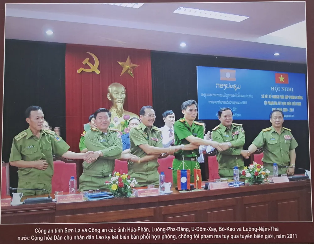 Cong-an-tinh-Son-La-gap-mat-can-bo-chien-si-cong-an-cac-tinh-Bac-Lao-4.jpg