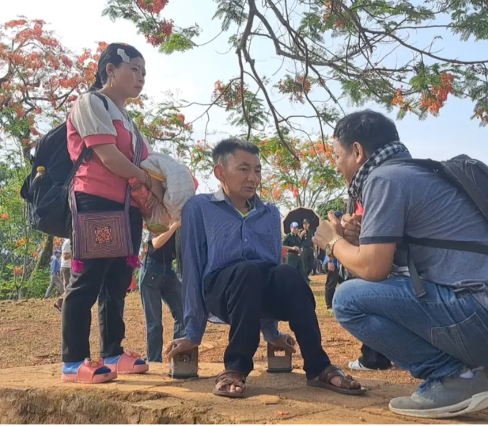 Hàng vạn người tham quan Đồi A1 trước ngày đại lễ chiến thắng Điện Biên Phủ