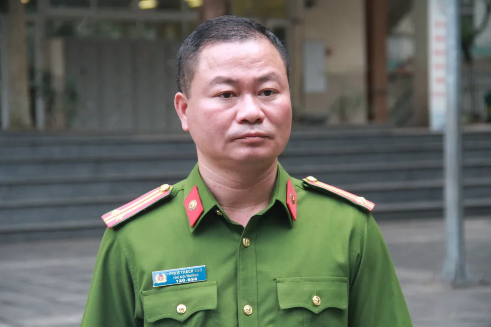 Trung tá Phạm Thạch Anh, Phó Đội trưởng Đội QLHC về TTXH, Công an quận Cầu Giấy. Luat-can-cuoc-2023-2.jpg