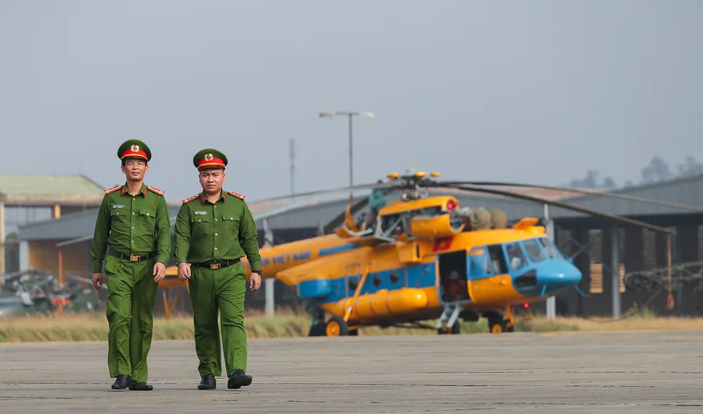 Trong quá trình chờ mua sắm tàu bay, Trung đoàn Không quân CAND (E32) đang sử dụng căn cứ, trang thiết bị bay của Bộ Quốc phòng để huấn luyện. Ảnh: E32 cung cấp Khong-quan-Cong-an-nhan-dan-3.jpg