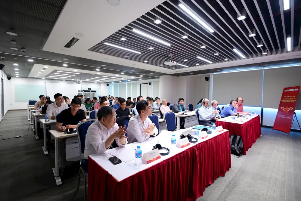 Hội thảo có sự tham gia của nhiều chuyên gia hàng đầu trong nước và quốc tế về di truyền, với nhiều kinh nghiệm trong các hoạt động liên quan đến luật và triển khai cơ sở dữ liệu ADN pháp y. Ảnh: Đức Tuấn Giam-dinh-ADN-da-doi-khop-duoc-hon-1000-danh-tinh-liet-sy-1.jpg