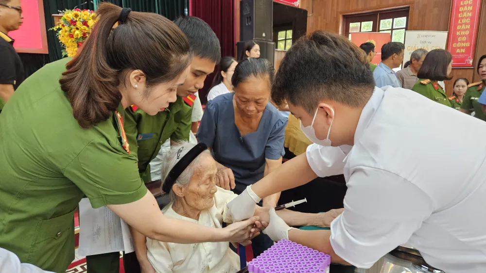 Bộ Công an lấy mẫu ADN thân nhân liệt sĩ chưa xác định danh tính tại Hà Nam