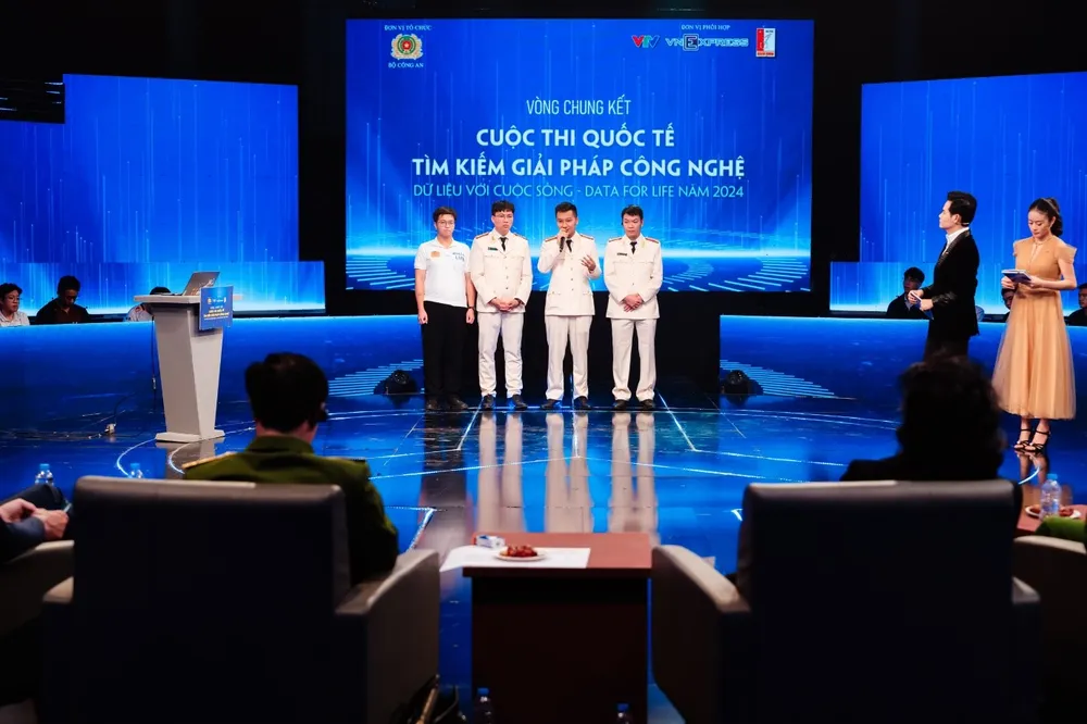Chung-ket-cuoc-thi-Data-for-life-2024-goi-ten-doi-chien-thang-5.jpg
