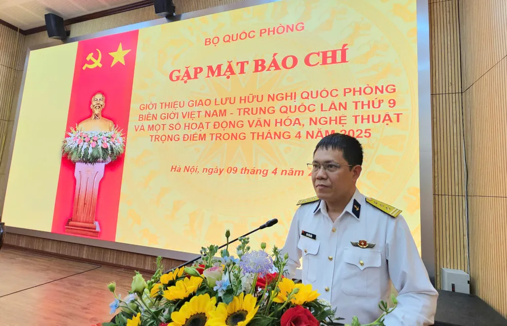 Hai-quan-Viet-Nam-dieu--tau-chien-di-giao-luu-tuan-tra-voi-hai-quan-Trung-Quoc-5.jpg