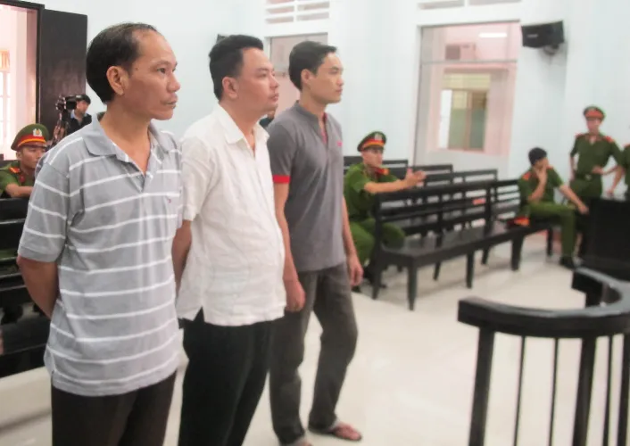 Hoãn xử phúc thẩm vụ ăn chặn kỳ nam vì... vắng bị cáo kháng cáo ảnh 2