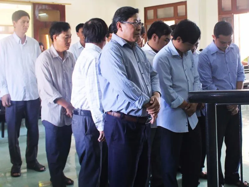 Các bị cáo nghe tòa tuyên án