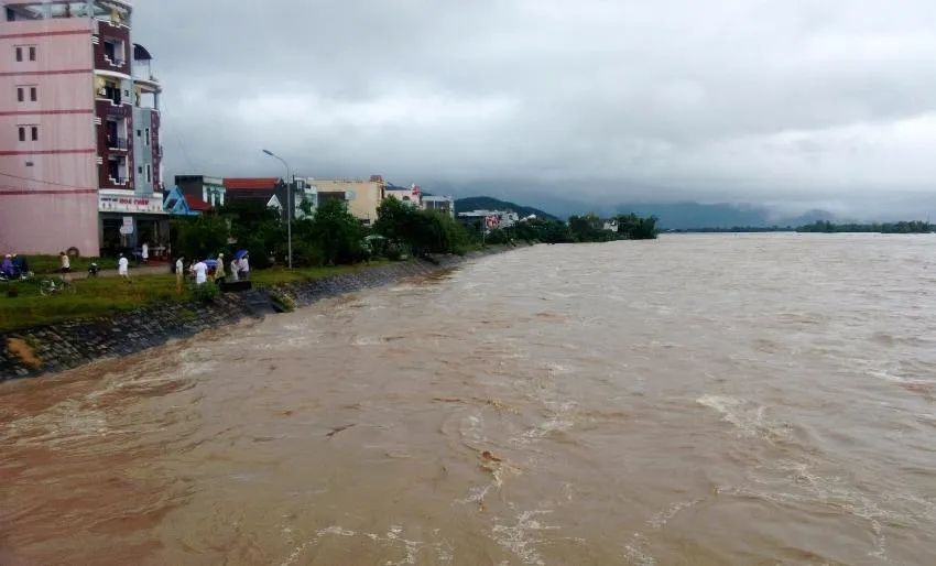 lũ lên trên sông Kôn