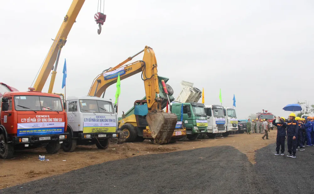 Thêm một cây cầu bắc qua sông dài nhất miền Trung ảnh 2 Thêm một cây cầu bắc qua sông dài nhất miền Trung ảnh 2