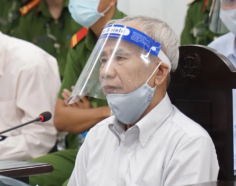 Bị cáo Đào Công Thiên, cựu Phó Chủ tịch UBND tỉnh, bị phạt bốn năm sáu tháng tù. Ảnh: LÊ HIỀN