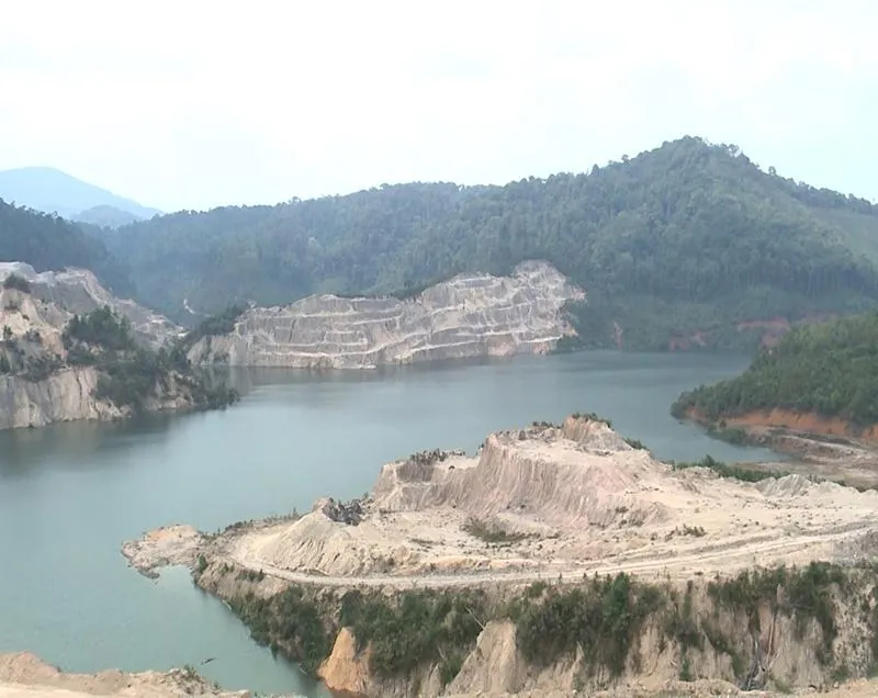 Khu vực lòng hồ thủy điện Thượng Kon Tum. Ảnh: LK