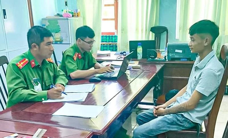 Hà Thanh Thuận tại cơ quan công an. Ảnh: CÔNG AN PHÚ THỨ