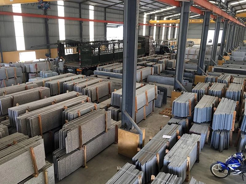 Sản xuất vật liệu xây dựng ở Phú Yên. Ảnh: VLXD PHÚ YÊN