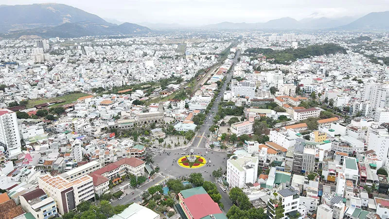 Đẩy mạnh kết nối hệ thống các đô thị để phát triển. Ảnh: HUỲNH HẢI Đẩy mạnh kết nối hệ thống các đô thị để phát triển. Ảnh: HUỲNH HẢI