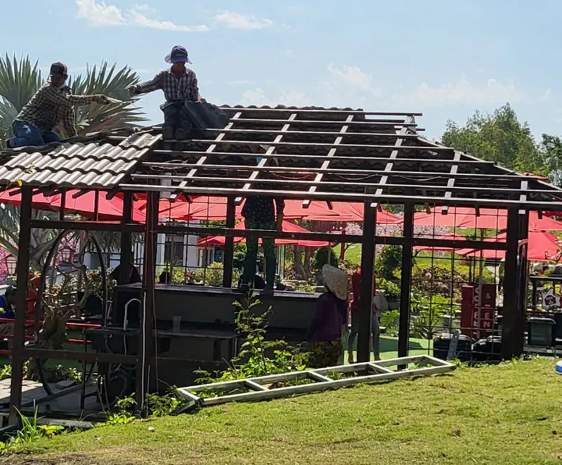 Tháo dỡ các công trình xây dựng không phép tại cơ sở Canary Garden. Ảnh: CTV Tháo dỡ các công trình xây dựng không phép tại cơ sở Canary Garden. Ảnh: CTV