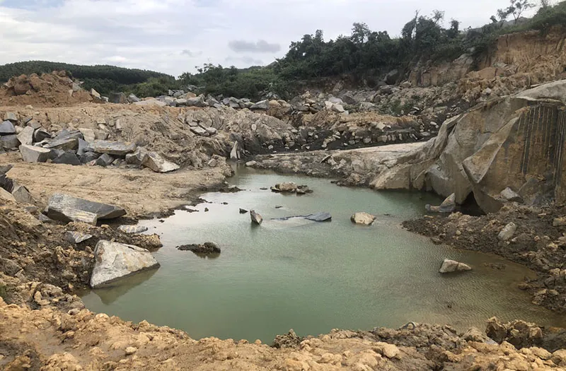 Khu vực Công ty CP I.D.P khai thác đá sai vị trí. Ảnh: NL