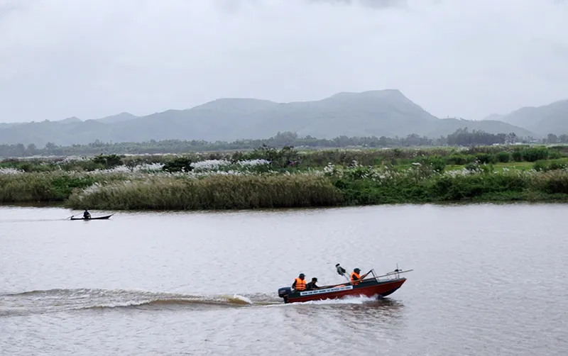 4 học sinh tiểu học chết đuối và mất tích khi tắm sông
