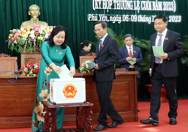 phiếu tín nhiệm