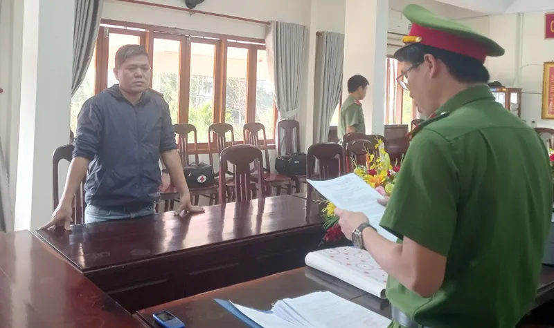 Giám đốc một doanh nghiệp khai thác cát ở Phú Yên bị khởi tố điều tra tội trốn thuế.