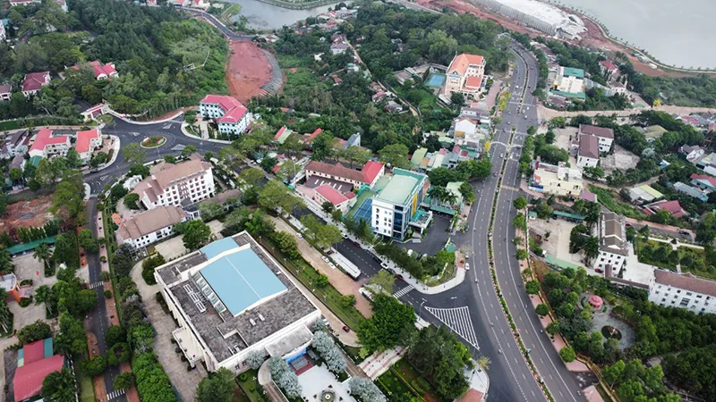 Công ty TNHH Cây xanh Công Minh cùng liên danh trúng nhiều gói thầu ở TP Gia Nghĩa. Ảnh: NV