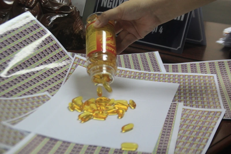 Bắt lô dầu cá Omega 3 giả do Trung Quốc sản xuất ảnh 3 Bắt lô dầu cá Omega 3 giả do Trung Quốc sản xuất ảnh 3