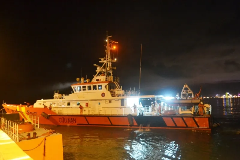 Cứu tàu của 'anh hùng Chan Chu' bị nạn trên biển Hoàng Sa ảnh 1