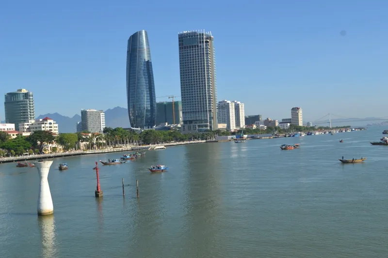 Đặc công nước lặn tìm các nạn nhân vụ chìm tàu trên sông Hàn ảnh 9