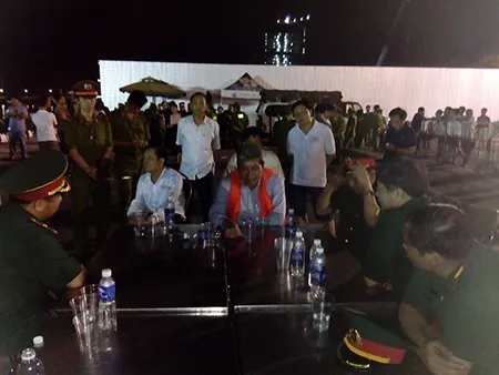 Tàu du lịch chìm trên sông Hàn: Sáng nay, ngư dân sẽ tìm 3 người mất tích ảnh 2