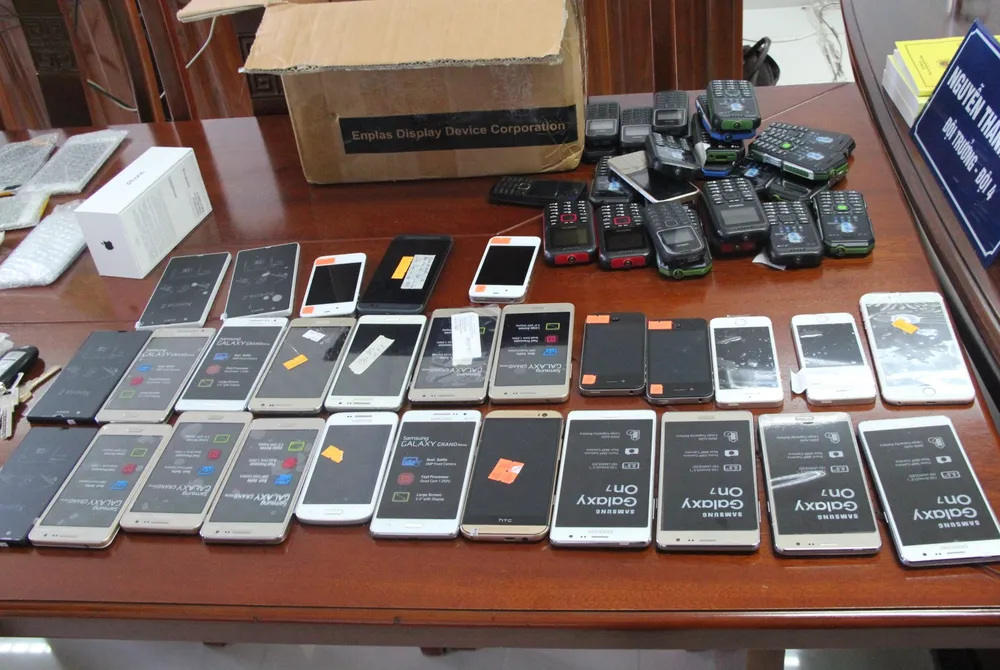 Công an Đà Nẵng bắt hàng chục chiếc iPhone 7 nhập lậu ảnh 2 Công an Đà Nẵng bắt hàng chục chiếc iPhone 7 nhập lậu ảnh 2