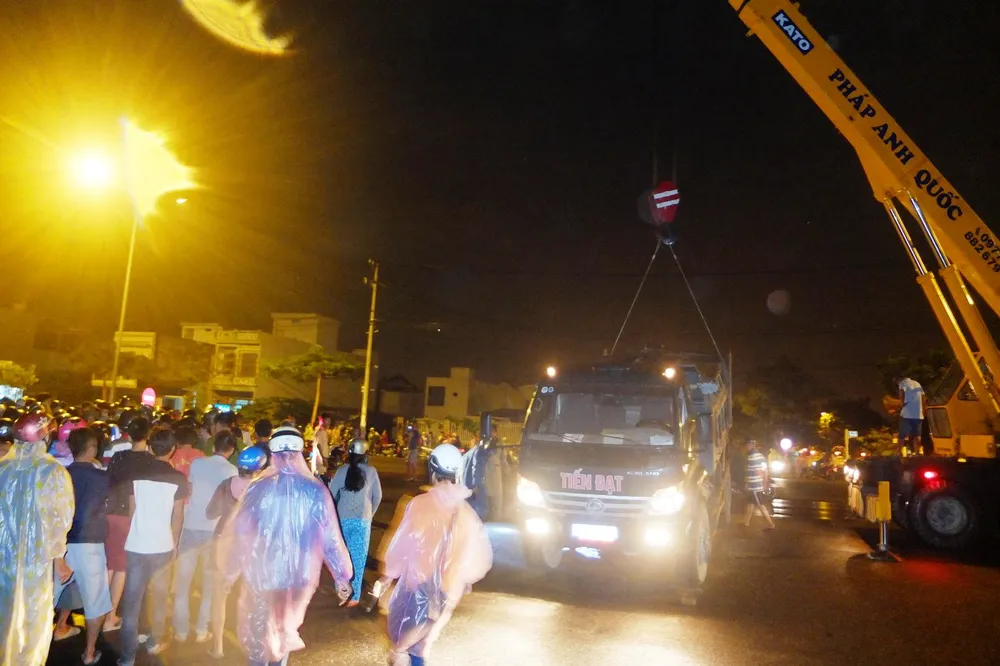 Hiện trường vụ tai nạn giao thông trong đêm