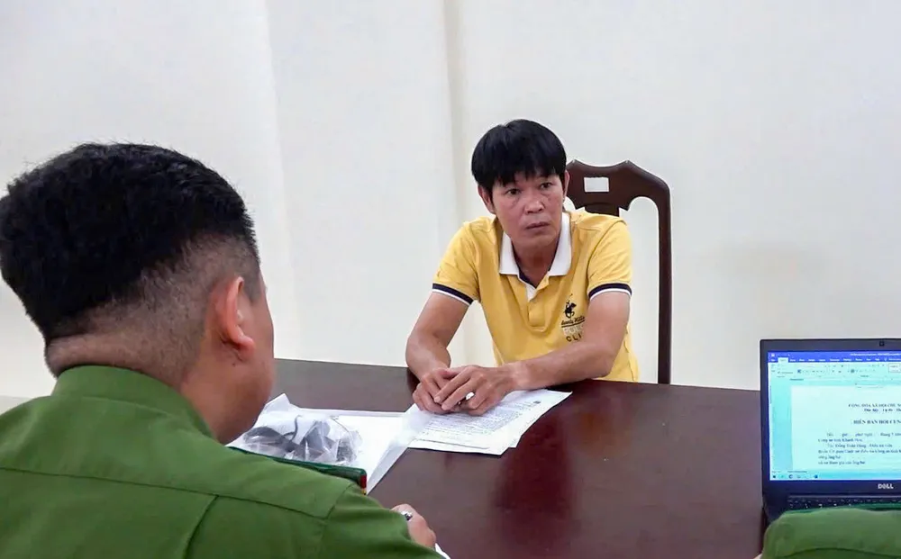 Cựu vua phá lưới V-League bị bắt vì ăn chặn tiền của cầu thủ trẻ