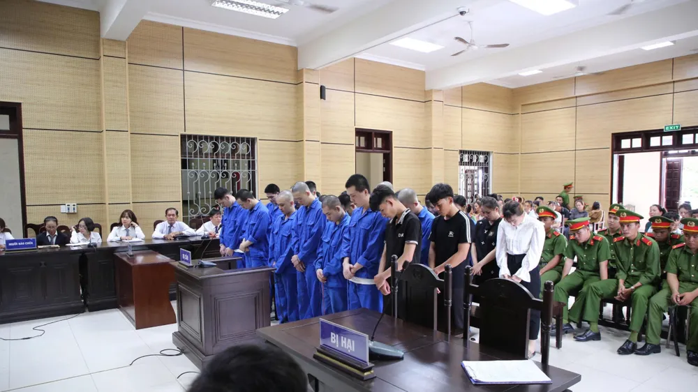 Tuyên án 25 bị cáo trong đường dây lừa đảo qua mạng xuyên biên giới