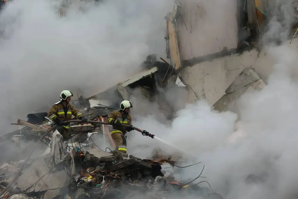 Hiện trường vụ Kiev bị nã hàng trăm UAV, tên lửa từ đêm 30-7 đến rạng sáng 31-7. Ảnh: BỘ NỘI VỤ UKRAINE