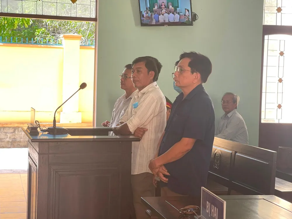 cấp đất sai quy định